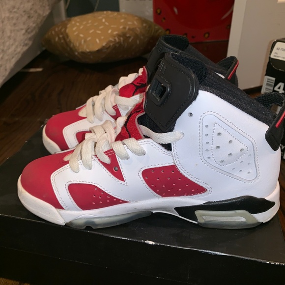 size 7 carmine 6s